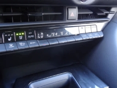 Used 2025  Toyota Crown Signia AWD &lpar;Natl&rpar; at CarloanExpress&period;Com near Hampton&comma; VA