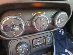 Used 2016  Jeep Renegade 4d SUV 4WD Trailhawk at CarloanExpress&period;Com near Hampton&comma; VA