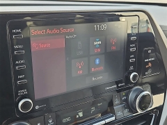 Used 2022  Toyota Highlander Hybrid Bronze Edition AWD at CarloanExpress&period;Com near Hampton&comma; VA