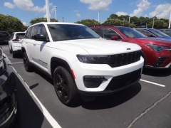 Used 2023  Jeep Grand Cherokee Limited 4x4 at CarloanExpress&period;Com near Hampton&comma; VA