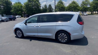 Used 2023  Chrysler Pacifica Hybrid Limited FWD at CarloanExpress.Com near Hampton, VA