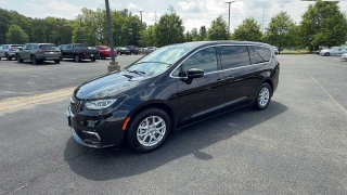 Used 2025  Chrysler Pacifica Select FWD at CarloanExpress&period;Com near Hampton&comma; VA