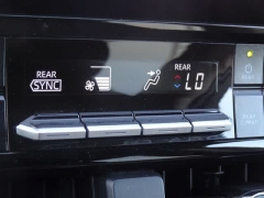 Used 2025  Toyota Highlander FWD &lpar;Natl&rpar; at CarloanExpress&period;Com near Hampton&comma; VA