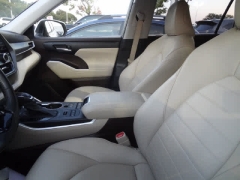 Used 2021  Toyota Highlander XLE AWD at CarloanExpress&period;Com near Hampton&comma; VA