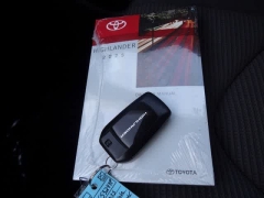 Used 2025  Toyota Highlander FWD &lpar;Natl&rpar; at CarloanExpress&period;Com near Hampton&comma; VA