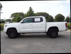 Used 2023  Toyota Tacoma 2WD Double Cab 5' Bed I4 AT &lpar;Natl&rpar; at CarloanExpress&period;Com near Hampton&comma; VA