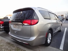 Used 2017  Chrysler Pacifica Touring-L FWD at CarloanExpress&period;Com near Hampton&comma; VA