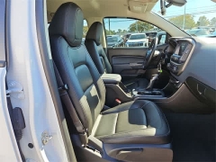 Used 2022  Chevrolet Colorado 4WD Crew Cab 128" Z71 at CarloanExpress.Com near Hampton, VA