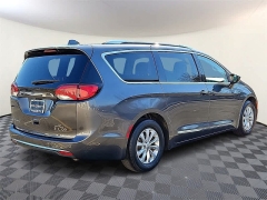 Used 2019  Chrysler Pacifica Touring L FWD at CarloanExpress&period;Com near Hampton&comma; VA