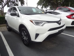 Used 2018  Toyota RAV4 LE AWD &lpar;Natl&rpar; at CarloanExpress&period;Com near Hampton&comma; VA