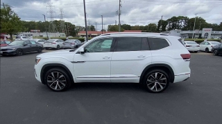 Used 2025  Volkswagen Atlas 2.0T SEL Premium R-Line 4MOTION at CarloanExpress.Com near Hampton, VA