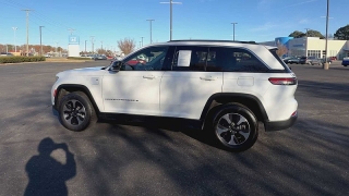 Used 2024  Jeep Grand Cherokee 4xe 4x4 at CarloanExpress&period;Com near Hampton&comma; VA