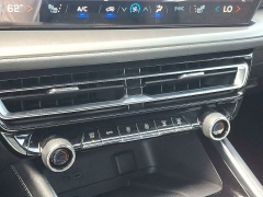 Used 2025  Chevrolet Traverse FWD 4dr LT w&sol;1LT at CarloanExpress&period;Com near Hampton&comma; VA