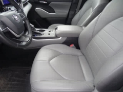 Used 2023  Toyota Highlander FWD &lpar;Natl&rpar; at CarloanExpress&period;Com near Hampton&comma; VA