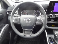 Used 2026  Toyota Highlander AWD &lpar;Natl&rpar; at CarloanExpress&period;Com near Hampton&comma; VA