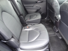 Used 2026  Toyota Highlander AWD &lpar;Natl&rpar; at CarloanExpress&period;Com near Hampton&comma; VA