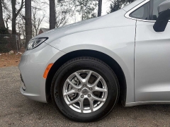 Used 2023  Chrysler Pacifica Touring L FWD at CarloanExpress&period;Com near Hampton&comma; VA