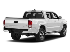 Used 2017  Toyota Tacoma Double Cab 5' Bed V6 4x4 &lpar;Natl&rpar; at CarloanExpress&period;Com near Hampton&comma; VA