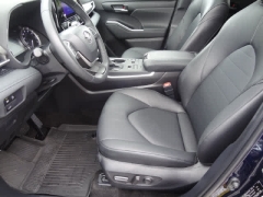 Used 2026  Toyota Highlander AWD &lpar;Natl&rpar; at CarloanExpress&period;Com near Hampton&comma; VA