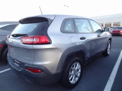 Used 2017  Jeep Cherokee Sport FWD at CarloanExpress&period;Com near Hampton&comma; VA