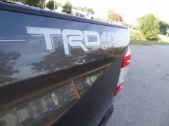 Used 2018  Toyota Tundra 4WD CrewMax 5.5' Bed 5.7L (Natl) at CarloanExpress.Com near Hampton, VA