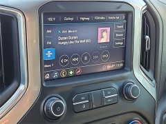 Used 2021  Chevrolet Silverado 1500 2WD Crew Cab 147" LT at CarloanExpress.Com near Hampton, VA