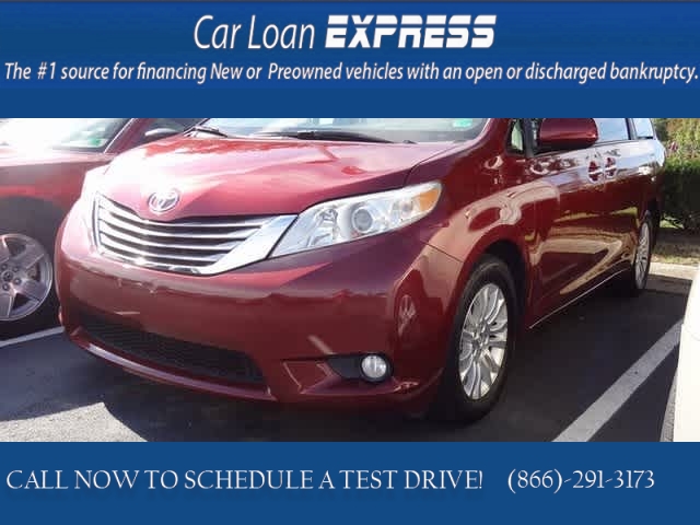 Used 2017  Toyota Sienna FWD (Natl) at CarloanExpress.Com near Hampton, VA