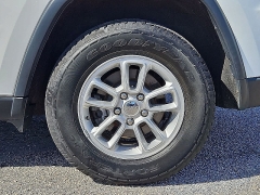 Used 2020  Jeep Grand Cherokee Laredo E 4x4 at CarloanExpress&period;Com near Hampton&comma; VA