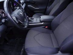 Used 2023  Toyota Highlander FWD &lpar;Natl&rpar; at CarloanExpress&period;Com near Hampton&comma; VA