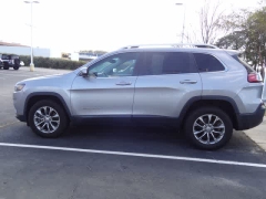 Used 2020  Jeep Cherokee Latitude Plus 4x4 at CarloanExpress&period;Com near Hampton&comma; VA