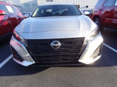 Used 2023  Nissan Altima 2.5 SV Sedan at CarloanExpress.Com near Hampton, VA