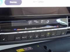 Used 2025  Toyota Sienna XLE FWD &lpar;Natl&rpar; at CarloanExpress&period;Com near Hampton&comma; VA