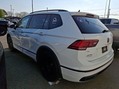 Used 2022  Volkswagen Tiguan 2&period;0T SE R-Line Black FWD at CarloanExpress&period;Com near Hampton&comma; VA