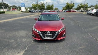 Used 2020  Nissan Altima 4d Sedan FWD 2&period;5L SV at CarloanExpress&period;Com near Hampton&comma; VA