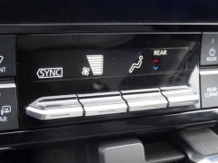 Used 2023  Toyota Highlander FWD &lpar;Natl&rpar; at CarloanExpress&period;Com near Hampton&comma; VA