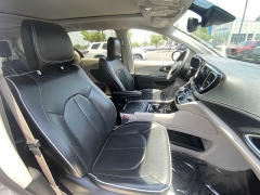 Used 2023  Chrysler Pacifica Hybrid Limited FWD at CarloanExpress.Com near Hampton, VA