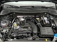 Used 2025  Volkswagen Taos SEL 4MOTION at CarloanExpress.Com near Hampton, VA