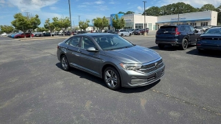 Used 2024  Volkswagen Jetta SE Auto at CarloanExpress&period;Com near Hampton&comma; VA