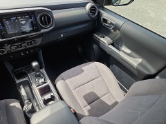 Used 2018  Toyota Tacoma Double Cab 5' Bed V6 4x4 &lpar;Natl&rpar; at CarloanExpress&period;Com near Hampton&comma; VA