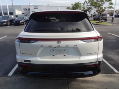 Used 2025  Toyota Crown Signia AWD &lpar;Natl&rpar; at CarloanExpress&period;Com near Hampton&comma; VA