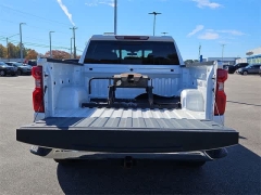 Used 2021  Chevrolet Silverado 1500 2WD Crew Cab 147" LT at CarloanExpress.Com near Hampton, VA