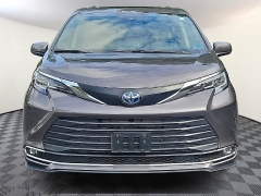 Used 2021  Toyota Sienna XLE FWD &lpar;Natl&rpar; at CarloanExpress&period;Com near Hampton&comma; VA
