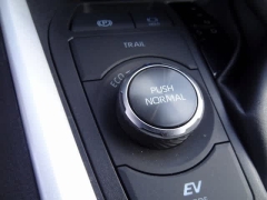 Used 2025  Toyota RAV4 Hybrid Limited AWD at CarloanExpress.Com near Hampton, VA