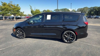 Used 2026  Chrysler Pacifica Limited FWD at CarloanExpress&period;Com near Hampton&comma; VA