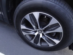 Used 2023  Toyota Highlander FWD &lpar;Natl&rpar; at CarloanExpress&period;Com near Hampton&comma; VA