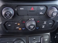 Used 2023  Jeep Renegade Latitude 4x4 at CarloanExpress&period;Com near Hampton&comma; VA