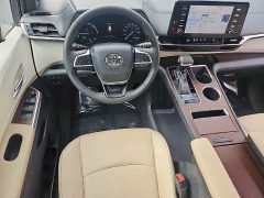 Used 2021  Toyota Sienna XLE FWD &lpar;Natl&rpar; at CarloanExpress&period;Com near Hampton&comma; VA