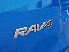 Used 2018  Toyota RAV4 FWD &lpar;Natl&rpar; at CarloanExpress&period;Com near Hampton&comma; VA