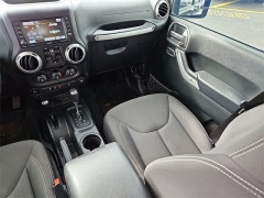 Used 2017  Jeep Wrangler Unlimited 4WD 4dr Sahara at CarloanExpress.Com near Hampton, VA