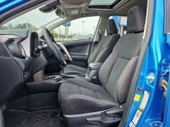 Used 2018  Toyota RAV4 FWD &lpar;Natl&rpar; at CarloanExpress&period;Com near Hampton&comma; VA